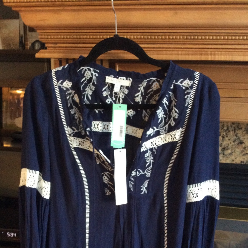 Blouse - Picture 2 of 3